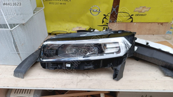 OPEL COMBO E SOL FAR MERCEKLİ ÇIKMA ORJİNAL YEDEK PARÇA