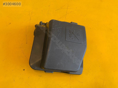 Captur Clio Symbol Sigorta Üst Kapağı Çıkma Orjinal 243825499R