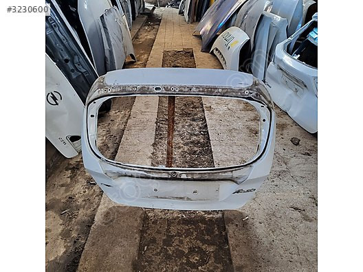 FORD FİESTA BAGAJ KAPAGİ ORJİNAL NOKTA HATALİ ÇİLEK OTO ÇIKMA