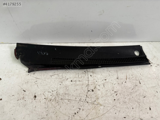 SUBARU VİVİO SAĞ ÖN CAM IZGARASI