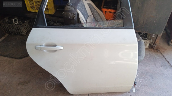 SUBARU İMPREZA HATCHBACK SAĞ ARKA KAPI