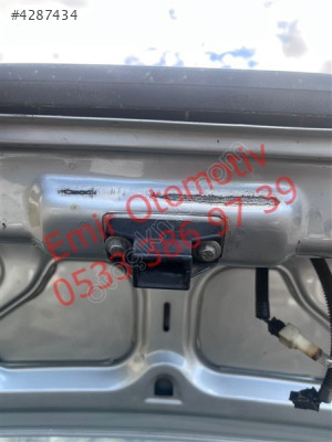 Renault Clio 2 bagaj kilidi yuvası