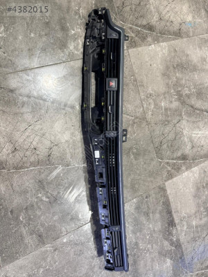 8W1820902E A4 B9 ORTA KALORİFER IZGARASI EGE OTOMOTİV BURSA