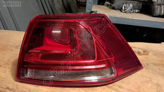 VOLKSWAGEN GOLF 7 SAĞ ARKA STOP LAMBASI DIŞ 5G0945096M