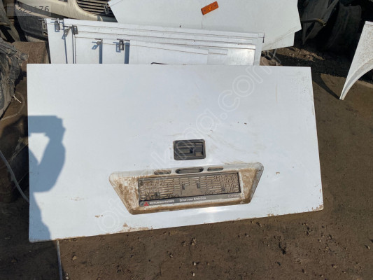 MİTSUBİSHİ TEMSA PRESTİJ ARKA BAGAJ KAPAĞI