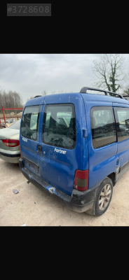 Partner berlingo Bagaj kapağı