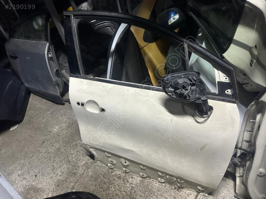 2013-2018 Renault Captur sağ ön Kapı çıkma