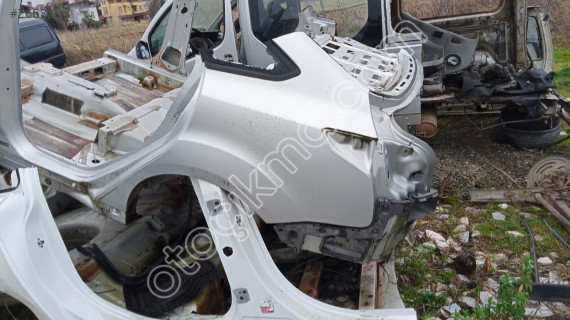 Focus 3.5 sedan sol arka çamurluk kesme yedek parça