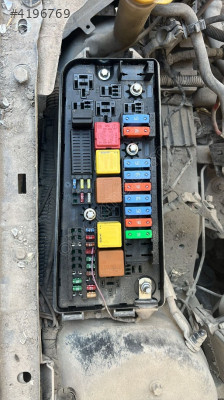 Opel Vectra C sigorta tablosu