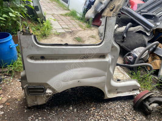 renault kango çıkma sağ arka çamurluk
