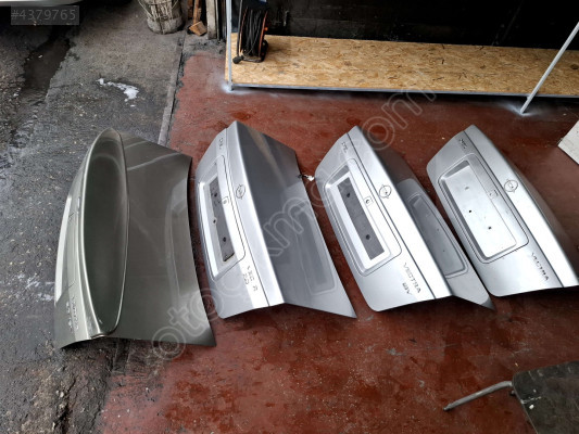 ÖZMEN OPEL VECTRA B MAKYAJLI ARKA BAGAJ KAPAĞI KOMPLE
