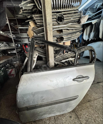RENAULT MEGANE 2 SOL ARKA KAPI DİREK HASARLI ORJİNAL