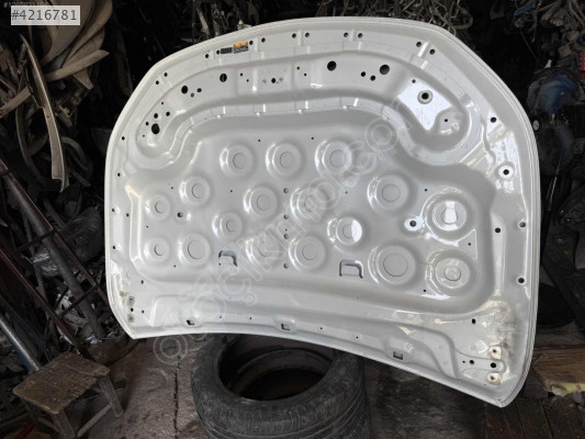 Mercedes EQB ön kaput boyasız