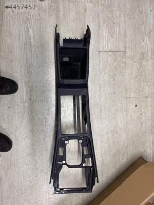 VOLKSWAGEN PASSAT B8 ORTA KONSOL