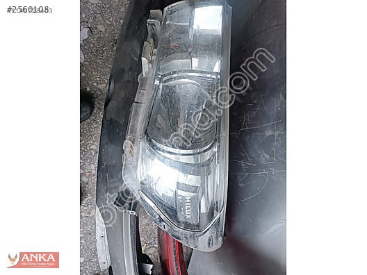 TOYOTA HİLUX SOL ÖN FAR ÇIKMA