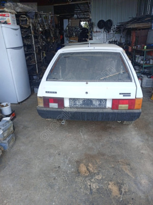 Lada Samara bagaj kapağı