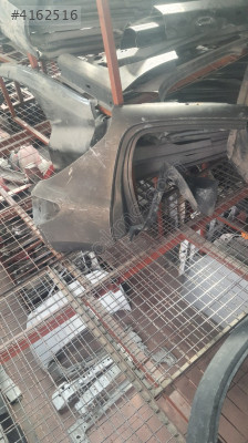 Peugeot 207  sag arka camurluk sefalılar oto cikma