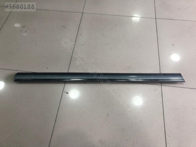 MERCEDES E SERİSİ W210 SAĞ ARKA KAPI ÇITASI 2100900362