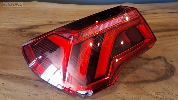 AUDİ Q3 SOL ARKA STOP 83A945091