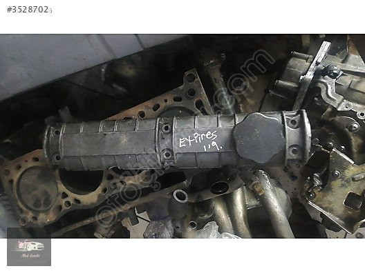 Renault Express 98 model 1.9 dizel motor üst kapak