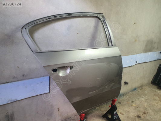 PASSAT B7 SAĞ ARKA KAPI 2011-2014