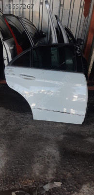 MERCEDES W212 SAĞ ARKA KAPI GÜÇMANLAR