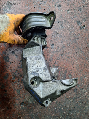 OPEL ASTRA F SOL MOTOR KULAĞI DİREKSİYON POMPA AYAĞI ÇIKMA