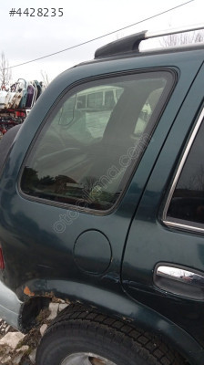 Kia Sportage sağ arka çamurluk cami 96 model