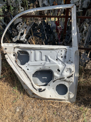 Corolla Model Toyota için Sol Arka Kapı - Oto Çıkma Parçalar