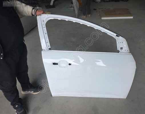 2012/2018 FORD FOCUS BEYAZ SAĞ ÖN KAPI ORJINAL