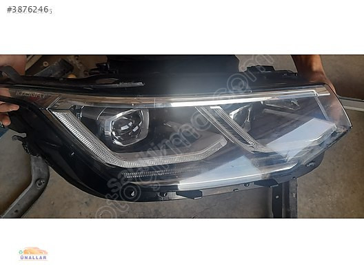 VW Tiguan Sağ Far - Ünallar Oto Çıkma Yedek Parça Stoklarda