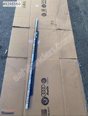 AUDİ A4 SOL ARKA KAPI SIYIRICI NİKELAJ FİTİLİ