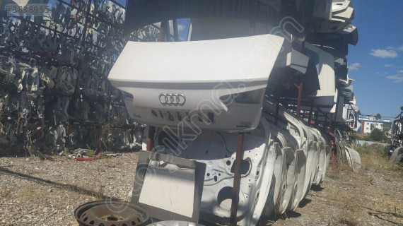 Auıdı A6 bagaj kapagı
