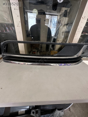 Passat B7 sol sis far çerçevesi