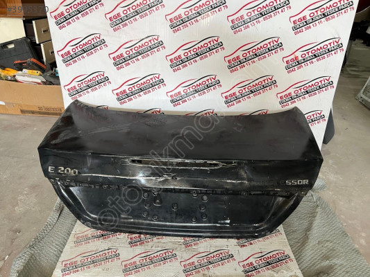 MERCEDES E SERİSİ W211 BAGAJ KAPAĞI ORJINAL