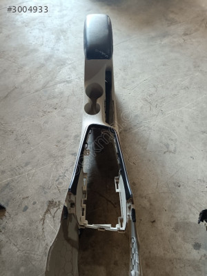 Hyundai bayon otomatik 84610-Q0050REY orta konsol  2023