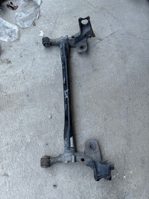 Opel astra j arka dingil