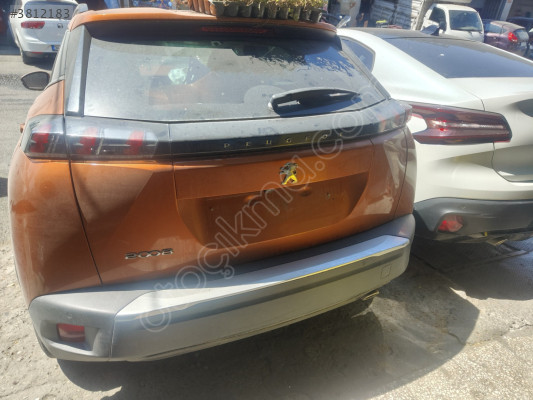 Peugeot 2008 arka bagaj kapağı sökme hatasız