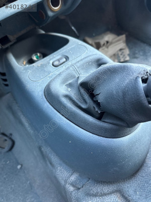 Renault kangoo vites körüğü vites çerçevesi konsolu