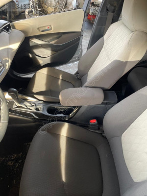 TOYOTA COROLLA HYBRİD ORTA KONSOL ORJİNAL ÇIKMA