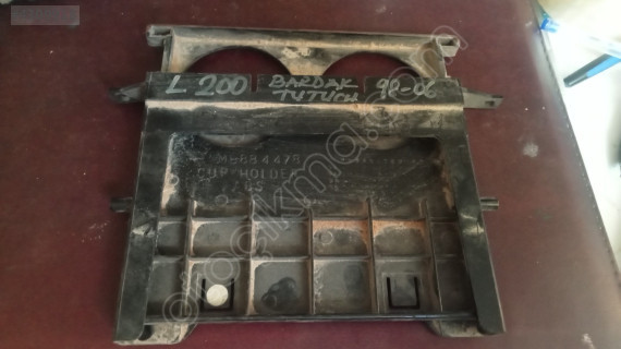 Mitsubishi l300 bardak tutucu