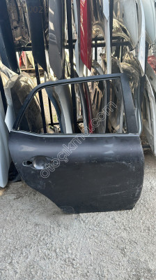 Toyota auris sağ arka kapı 2008-2012