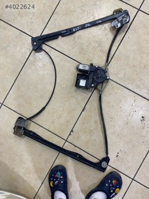 VW CADDY SOL ÖN CAM KRİKOSU