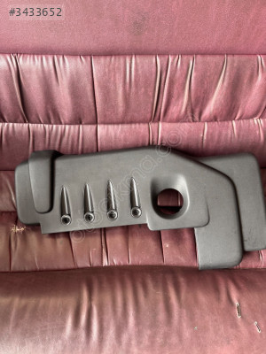 Peugeot 307 motor üst kapak plastigi çıkma yedek parça