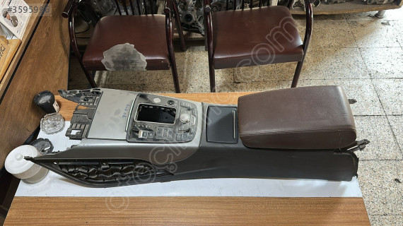 2012-2016 AUDİ A6 ORTA KONSOL ORJ ÇIKMA