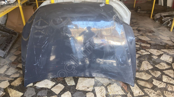 VW Golf 7 Modeli İçin Füme Renk Kaput - Oto Çıkma Parçalar