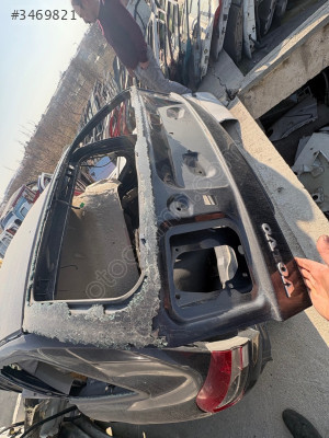 Volvo v40 boş bağaj kapağı