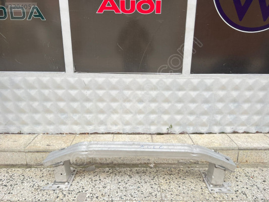 AUDİ Q3 ORJİNAL ÇIKMA ÖN TAMPON DEMİRİ