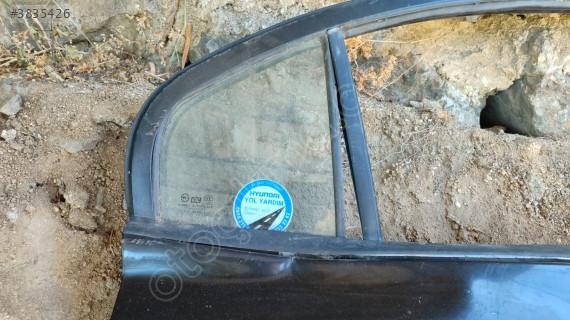 Hyundai Elantra 2004 model çıkma sağ arka kapı kelebek camı