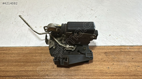 1998-2001 RENAULT MEGANE 1 SAĞ ÖN KAPI KİLİDİ ORJ ÇIKMA